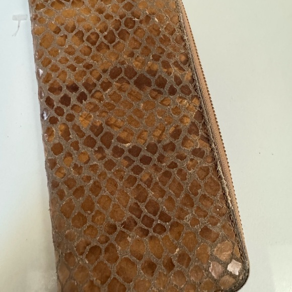Micheal Kors snakeskin wallet - Picture 4 of 7